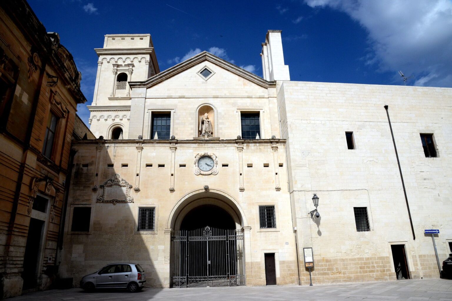 ISTITUZIONI E PROFEZIE: AL VIA LA SERIE DI INCONTRI CON IL PROF. AVV. ACHILLE DE NITTO AL MONASTERO DELLE BENEDETTINE DI LECCE