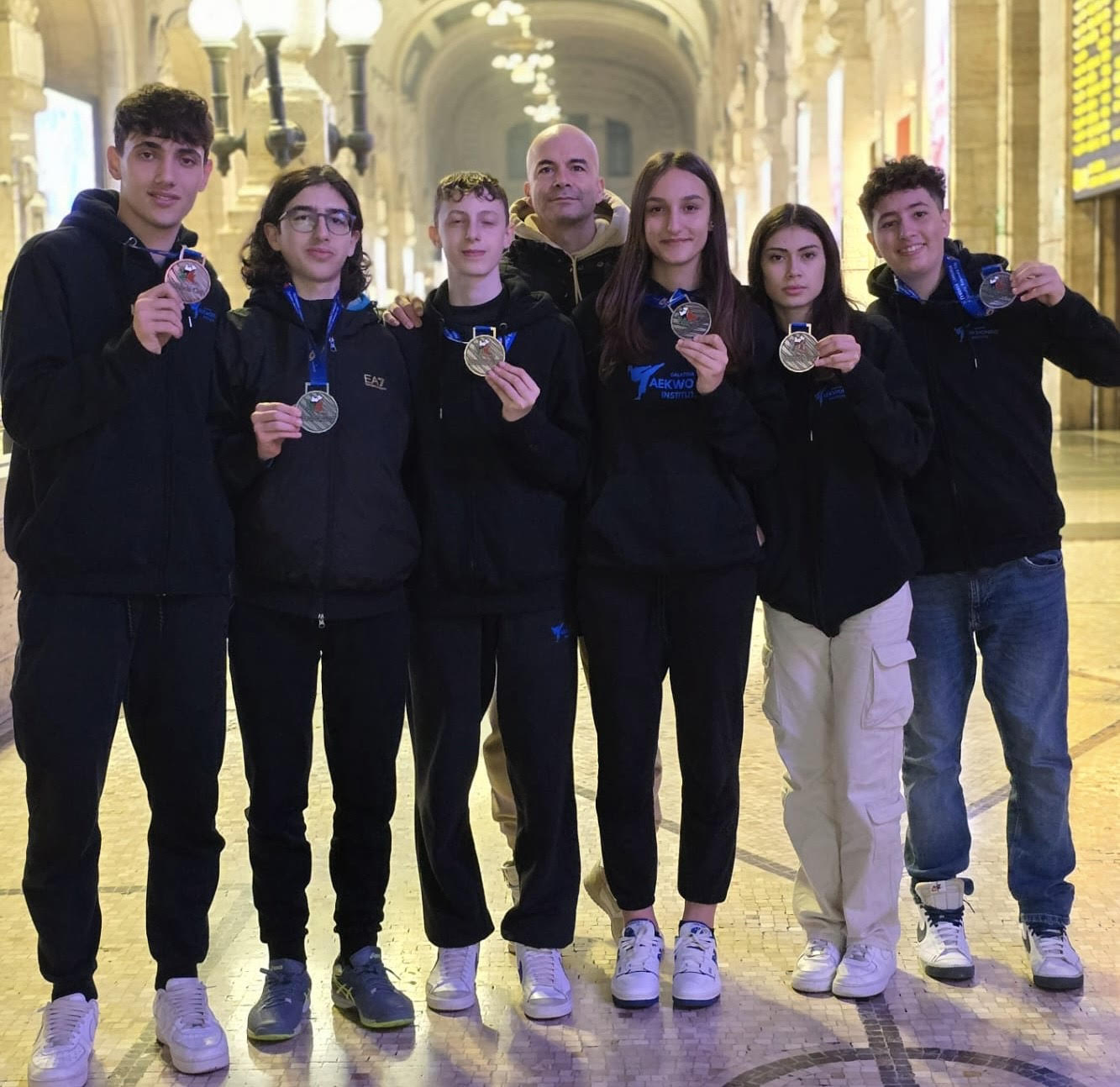 IL TEAM PIZZOLANTE TAEKWONDO FA INCETTA DI MEDAGLIE ALL’INSUBRIA CUP