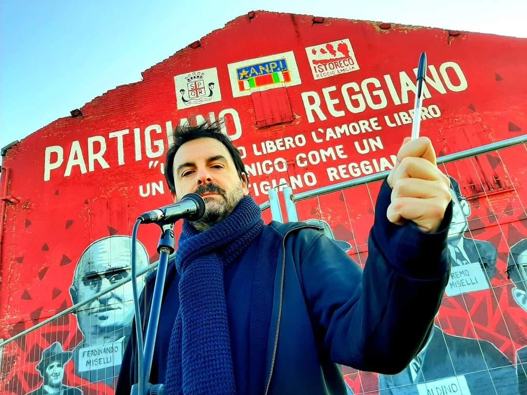 LE “STORIE DI ANTIFASCISMO SENZA RETORICA” DI MAX COLLINI ALLE OFFICINE CANTELMO DI LECCE