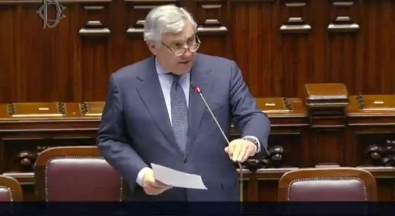 Tajani: “Concessi i domiciliari in Ungheria a Ilaria Salis”