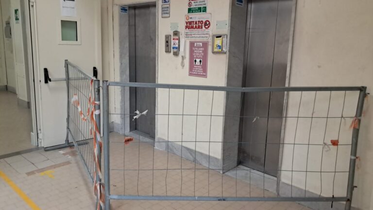 Disservizio agli ascensori dell’Ospedale Ferrari di Casarano