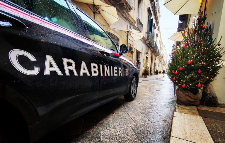 Minimarket della droga nel centro storico di Lecce: Carabinieri arrestano madre e figlio