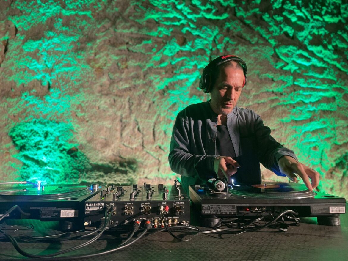 IL DJ SET DI MAX NOCCO SULLE “NUVOLE” DEL CASTELLO VOLANTE DI CORIGLIANO D’OTRANTO