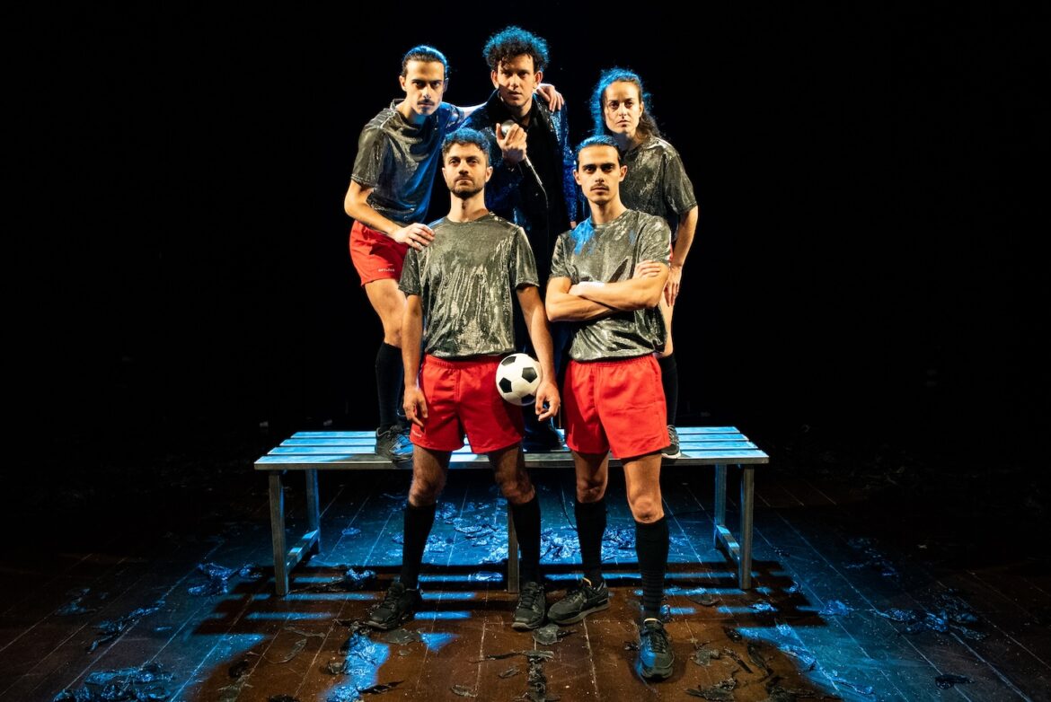 “Ilva Football Club” per la stagione Per un teatro umano del progetto Teatri del Nord Salento al Teatro Comunale